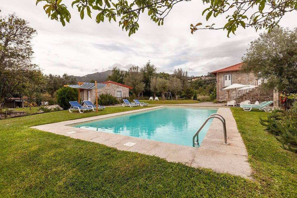Campo Eido Carvalhoso casa w / piscina, vistas al río Lima y la montaña in Jolda (São Paio), Distrito de Viana do Castelo