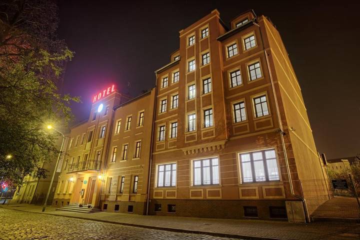 Hotel dla 3 osób, z widok i ogród w Legnica