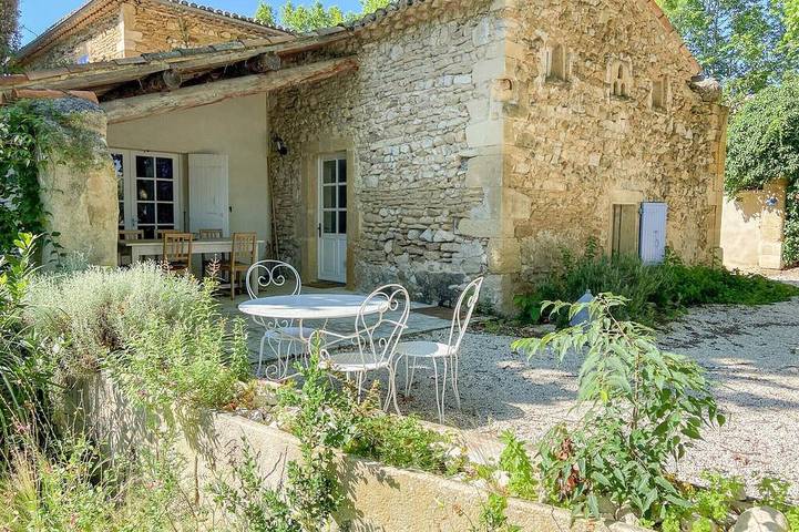 Gîte pour 5 personnes, avec piscine et jardin