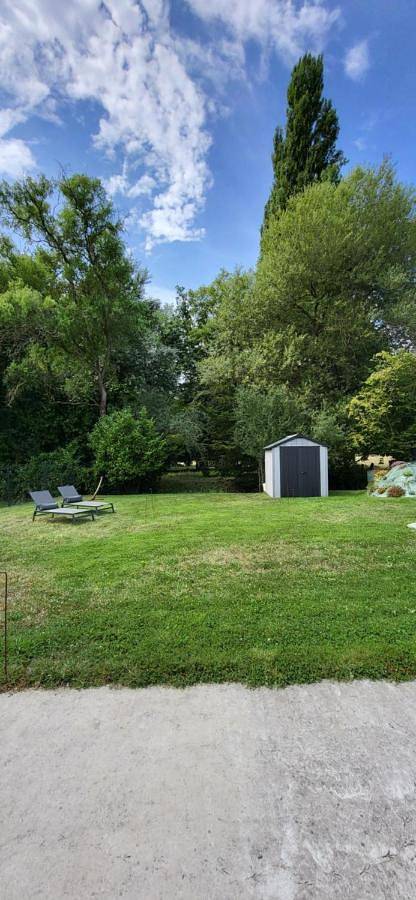 Chambre d’hôte pour 2 personnes, avec terrasse ainsi que vue et jardin à Changé - 2