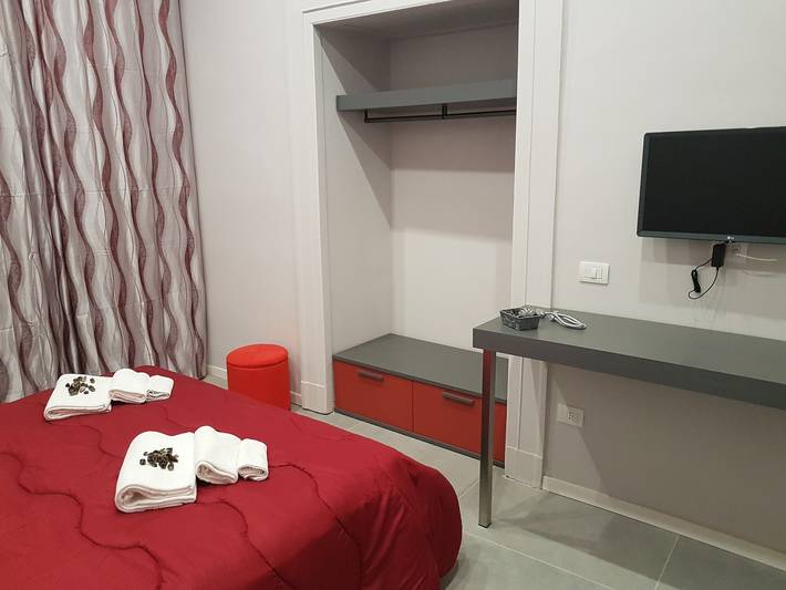 Doppelzimmer mit externem Bad, Wlan und Klimaanlage in Neapel, Neapel Provinz