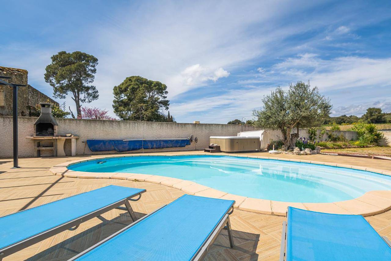 Villa avec piscine et Jaccuzy in Bize-Minervois, Canal du Midi