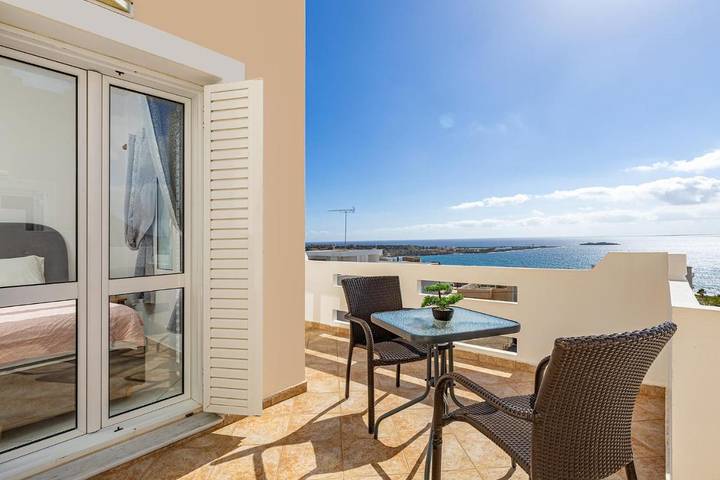 Appartement de vacances pour 5 personnes, avec vue ainsi que jardin et balcon