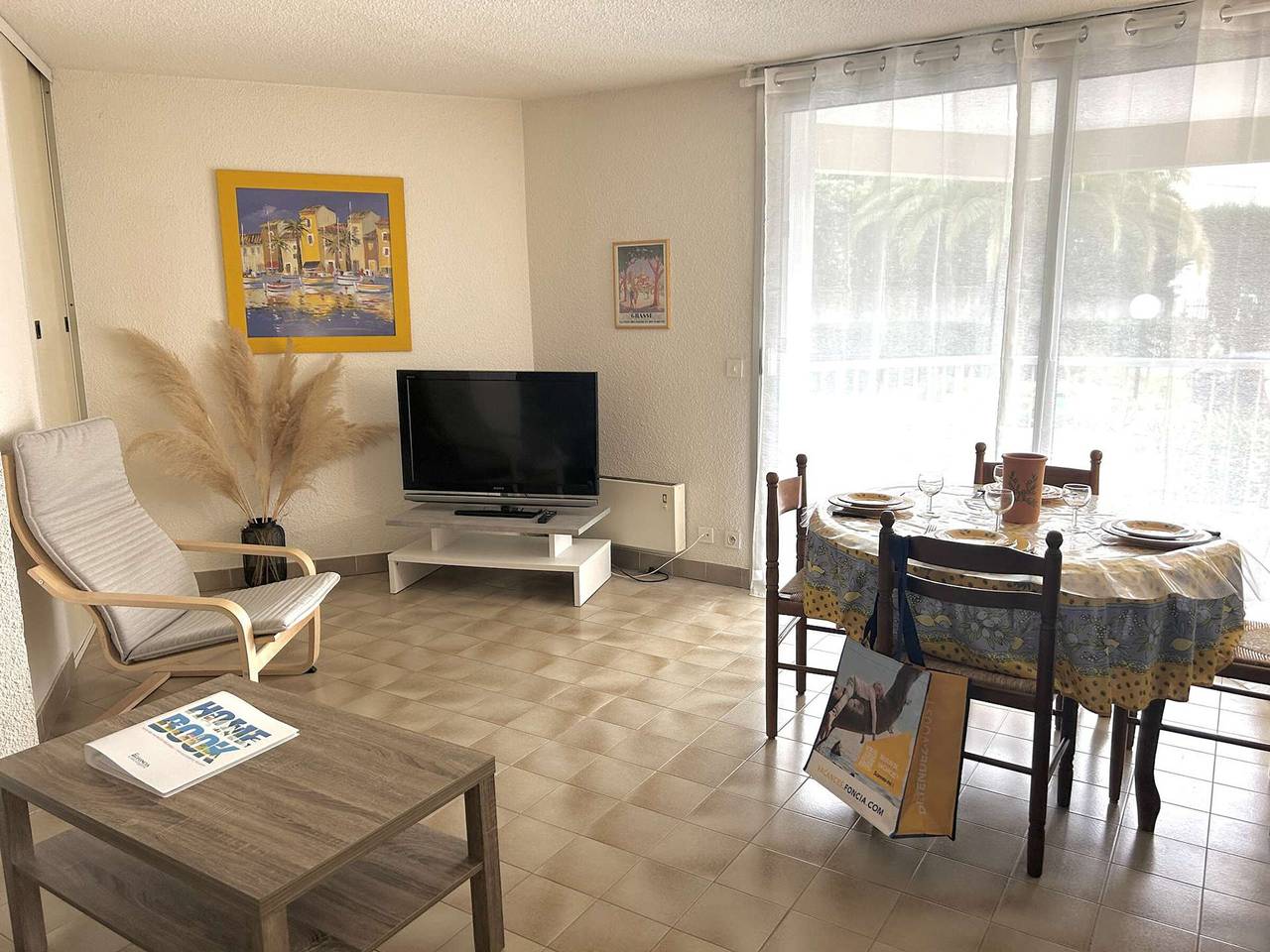 Appartement entier, Appartement T3 avec terrasse et garage proche mer – Saint-Raphaël in Saint-Raphaël, Massif de l'Esterel