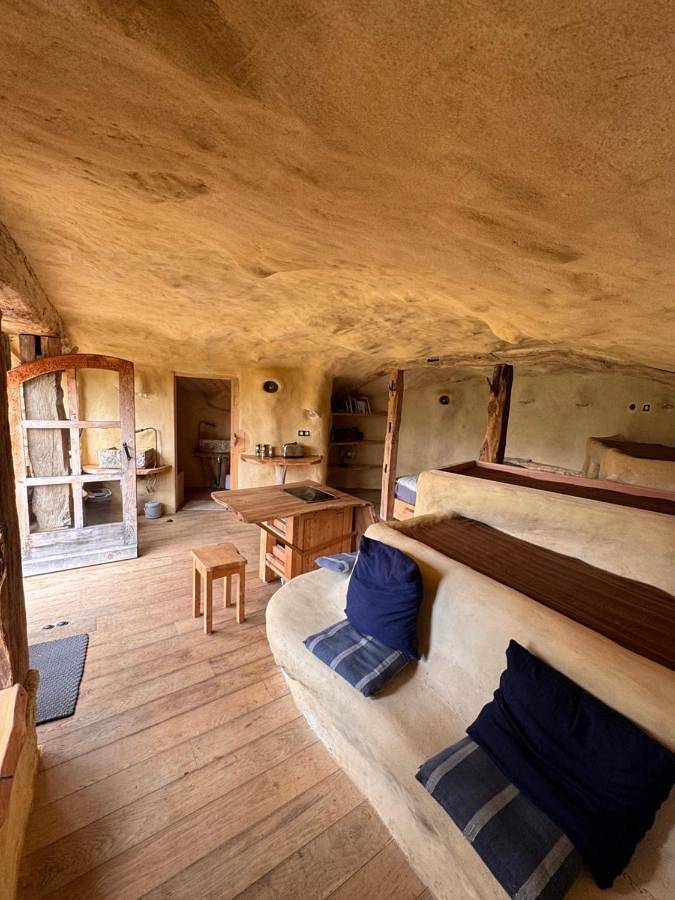 Gîte pour 5 personnes, avec piscine ainsi que jardin et sauna à L'Isle-Bouzon - 4