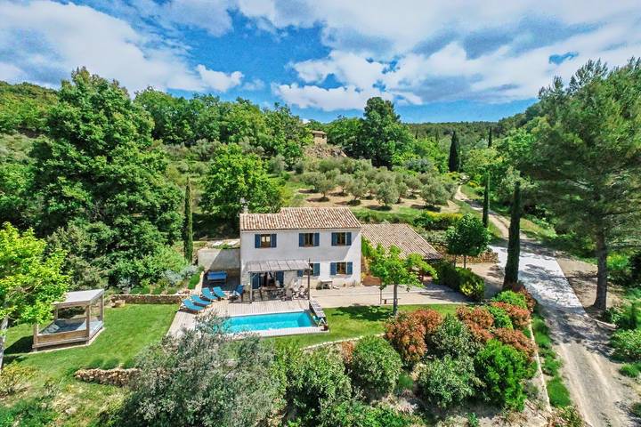 Gîte pour 10 personnes, avec Piscine