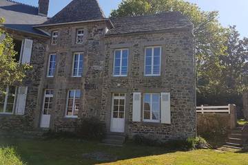 Gîte pour 5 personnes, avec jardin, animaux acceptés à Siouville-Hague