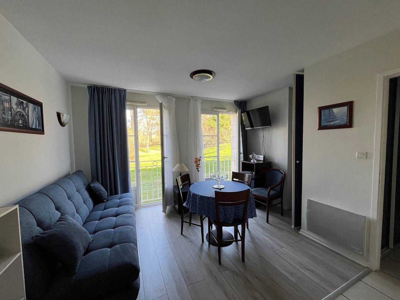 Apartamento entero, Encantador T2 con Piscina Común y Wifi a 200m de los Baños in La Roche-Posay, Vienne