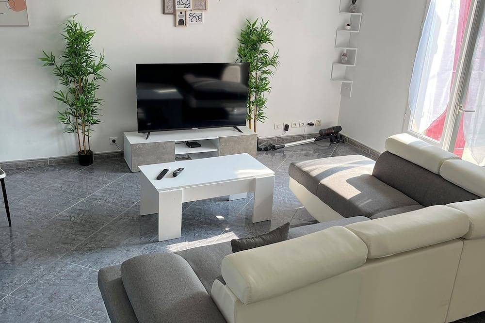 Le clos de Précy- Maison  132 m²  10 pers  Jardin privé  Calme 20 min Disneyland in Précy-sur-Marne, Seine-et-Marne