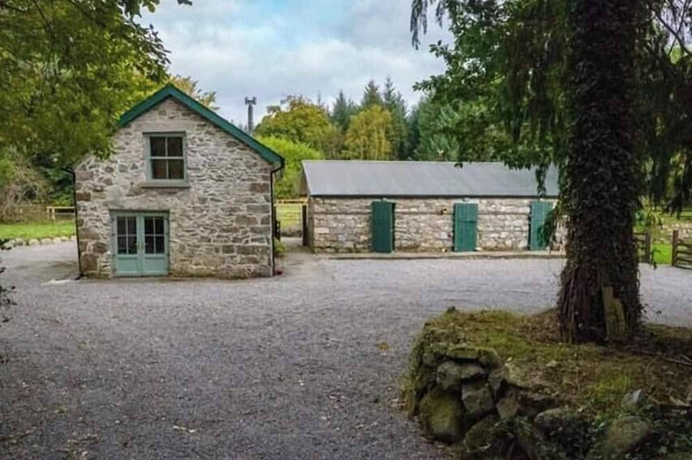 Enchanted 2Br converted stone Barn where nature & comfort meet. 1hr from Dublin. in County Wicklow