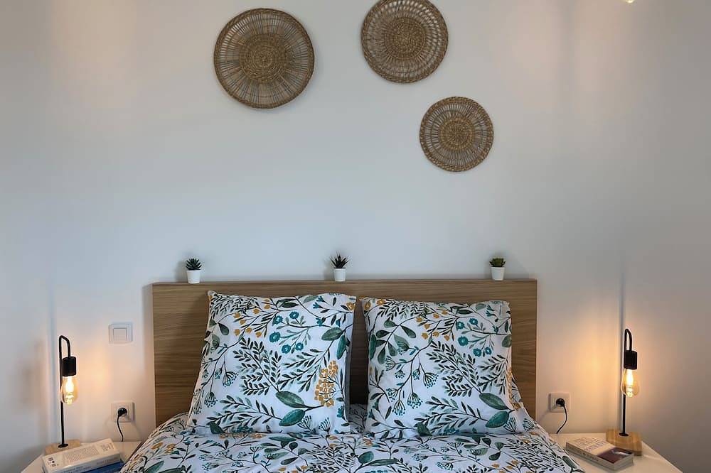 Ganze Wohnung, New 90 m2 Apartment, 50m2 Terrace in Roye, Haute-Saône