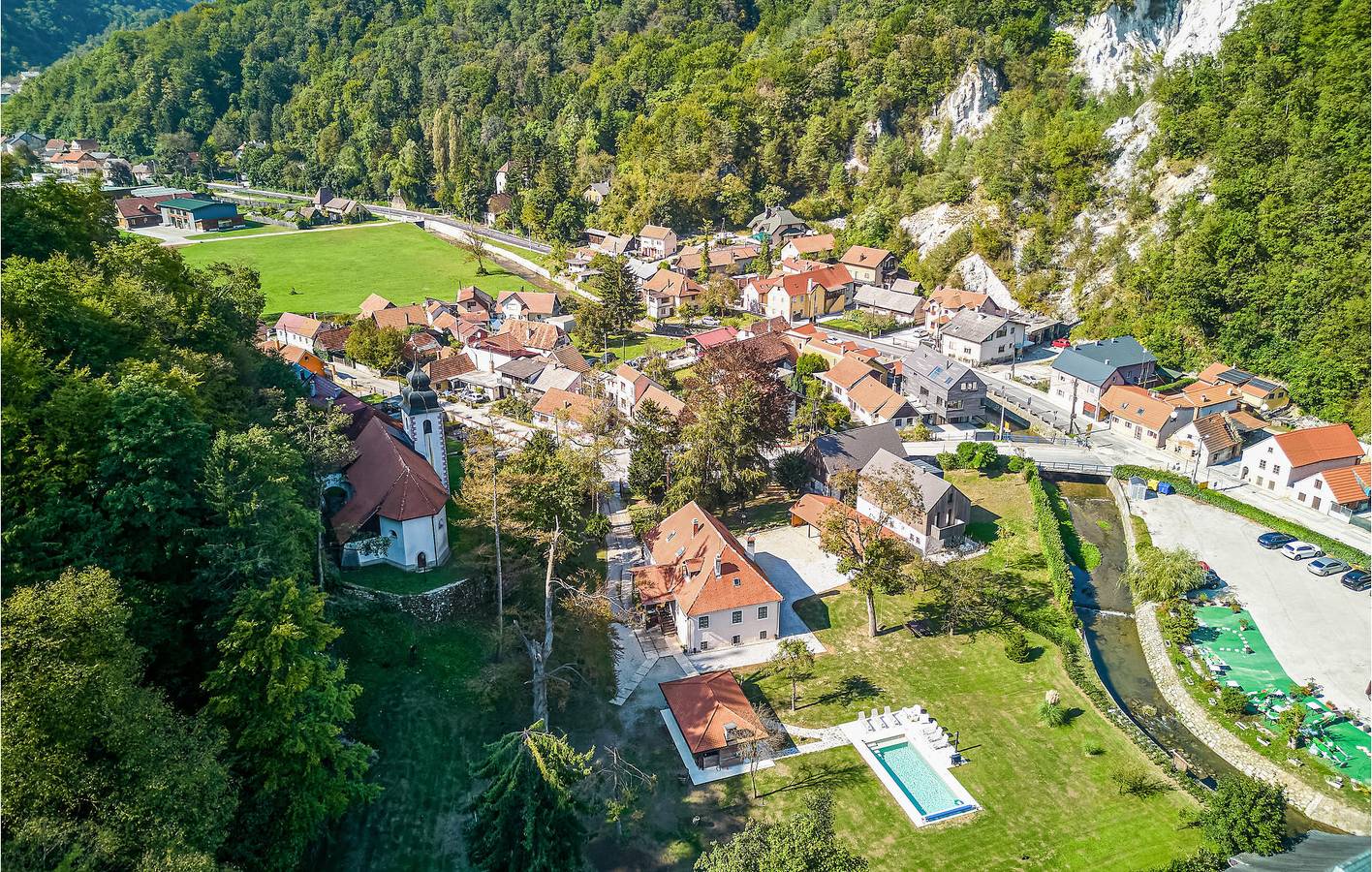 Ferienhaus für 13 Personen mit Pool in Zagreb und Umgebung