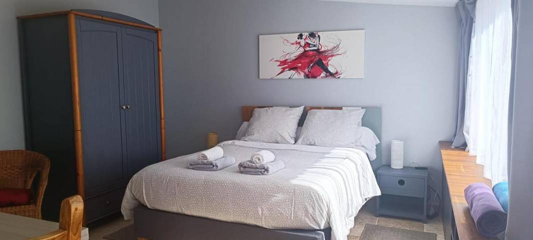 Location de vacances pour 6 personnes, avec Terrasse ainsi que Jardin et Piscine à Cabannes - 4
