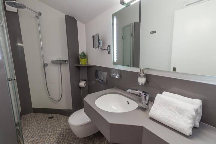 Ferienwohnung für 3 Personen, mit Terrasse und Garten sowie Ausblick in Bisingen - 3