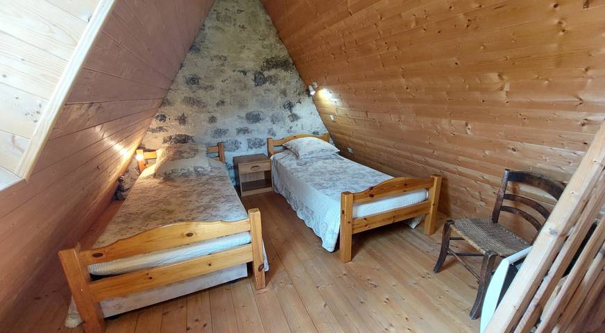 Gîte pour 4 personnes, avec jardin et terrasse dans le Cantal - 3