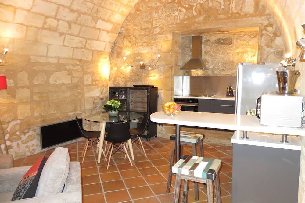 Geheel appartement, Grote warme T2 68 M2, atypische, in het historische centrum in Bordeaux, Bordeaux en omgeving
