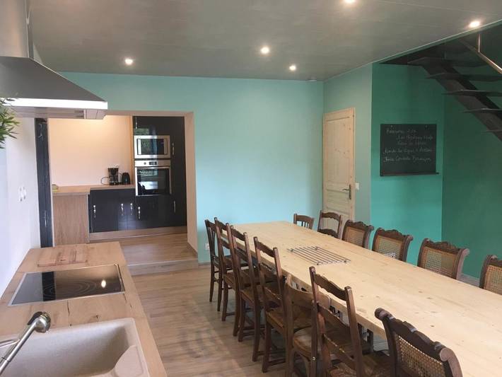Location de vacances pour 14 personnes, avec Terrasse ainsi que Jardin et Vue à Frasne