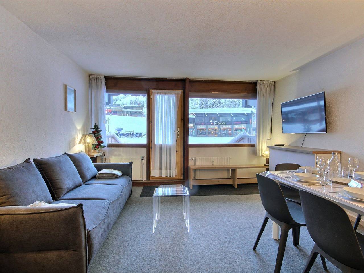 Appartement entier, Appartement 3 pièces au rez-de-pistes avec grande terrasse et Wi-Fi in Plagne Centre, La Plagne-Tarentaise
