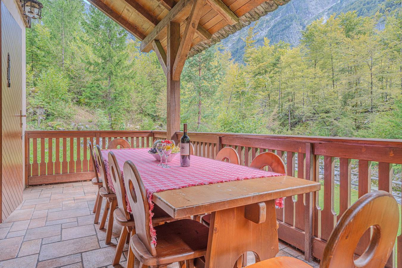 Chalet Primus Near Soča Gorge in Bovec, Nationaal park Triglav