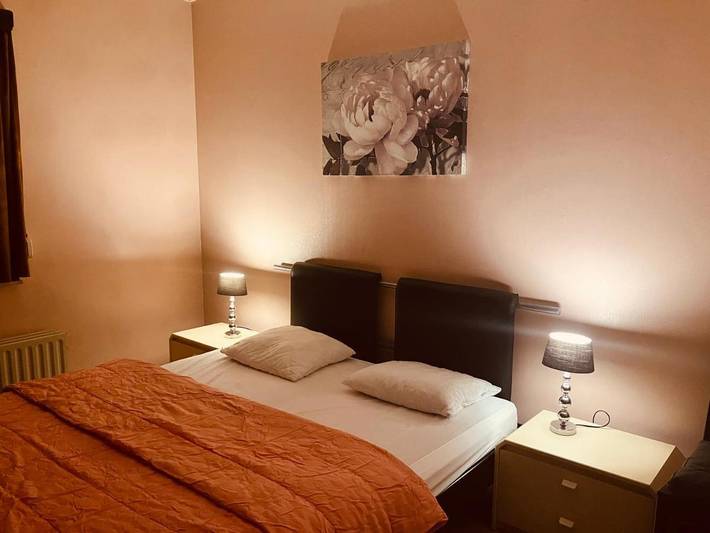 Location de vacances pour 6 personnes, avec vue et jardin à Rochehaut - 2
