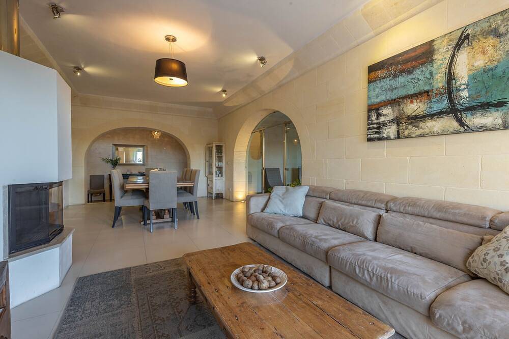 Ferme avec piscines et vues in Qala, Gozo