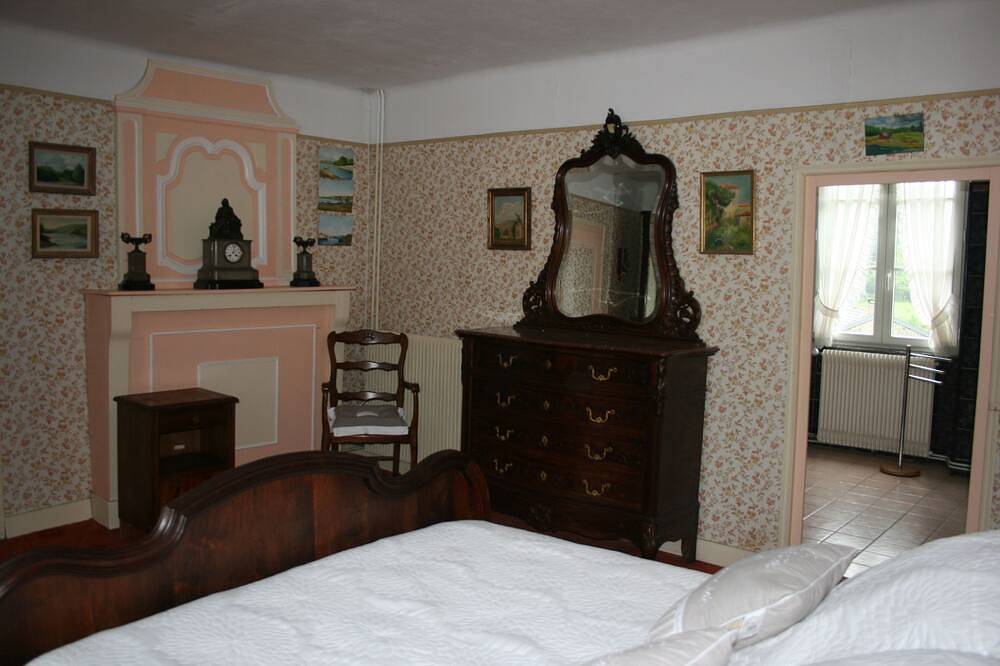 Charm of a family property in the green of the Ambazac mountains in Saint-Sylvestre, Limoges region