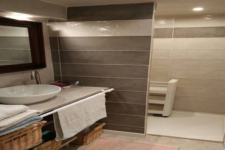 Ganze Wohnung, Schöne Wohnung mit privatem Garten in Grasse, Mittelmeerküste (Frankreich)