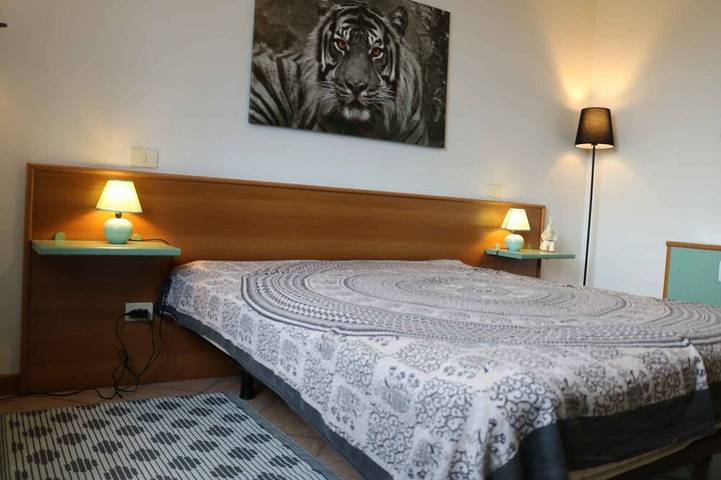 Ferienwohnung für 3 Personen, mit Balkon/Terrasse und Terrasse sowie Garten und Pool in Colà - 4