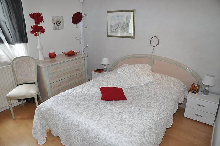 Cottage pour 2 personnes, avec jardin à Saint-Pierre-Eynac