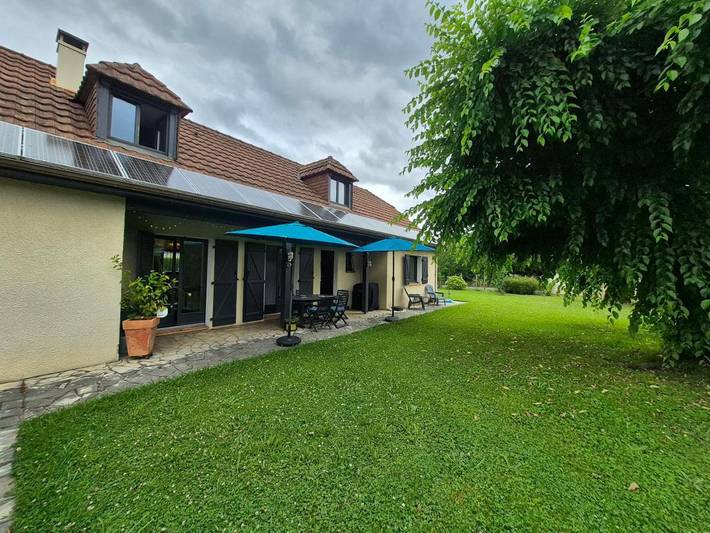 Location de vacances pour 8 personnes, avec terrasse à Gelos - 4