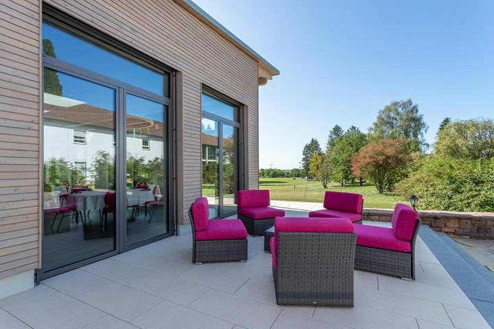 Hotel, mit Balkon und Terrasse sowie Sauna in Grünberg