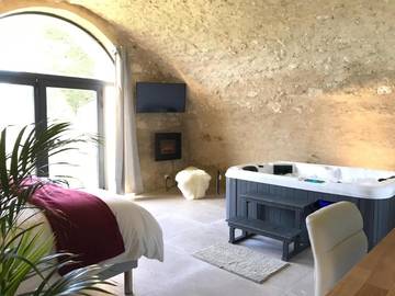 Gîte pour 2 personnes, avec jacuzzi et jardin à Reillanne