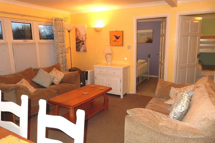 Chalet for 4 people, with garden in Dartmouth