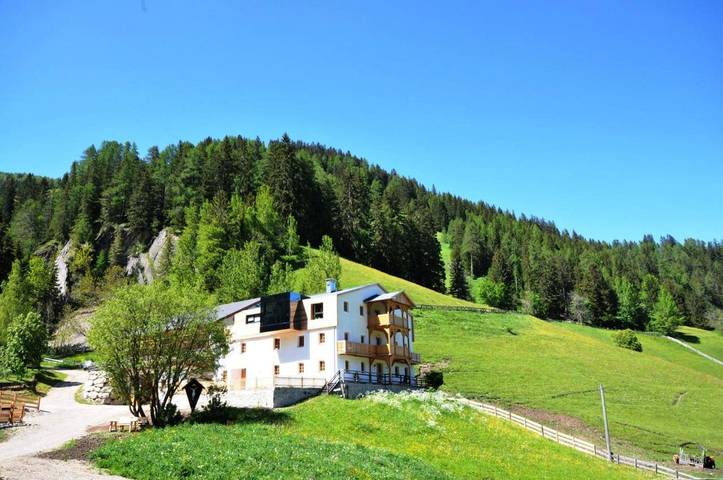 Casa vacanza per 2 persone, con Terrazza e Giardino nonché Panorama a Braies