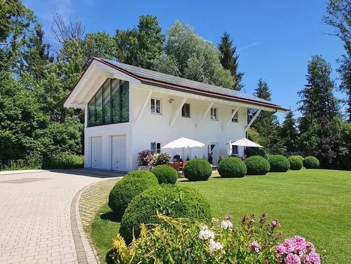 Ferienwohnung für 4 Personen, mit Terrasse und Garten sowie Ausblick in Tittmoning