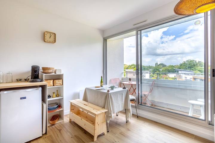 Entire apartment, Les Embruns – Walk to the Beach, Balcony Included in Fouesnant, Côte de Cornouaille