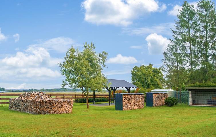 Ganze Ferienwohnung, Modernes Apartment am See mit Parkplatz & WiFi in Woldegk, Mecklenburg-Strelitz