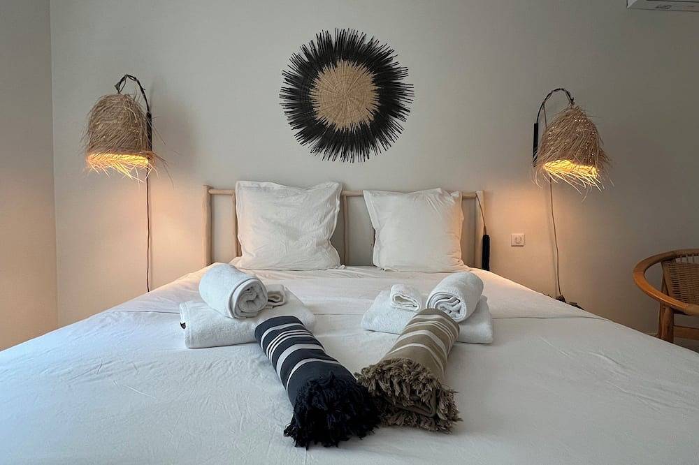 Fantastic private villa with heated saltwater pool in Provence in Modène, Parc naturel régional du Mont-Ventoux