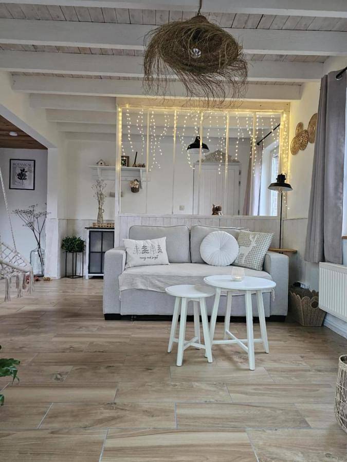 Location de vacances pour 3 personnes, avec jardin ainsi que terrasse et vue à Braives