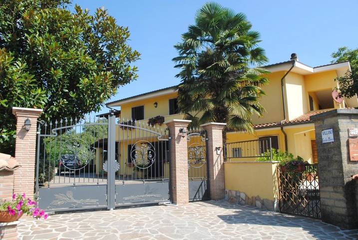 Casa vacanza per 4 persone, con Terrazza e Giardino a Paliano
