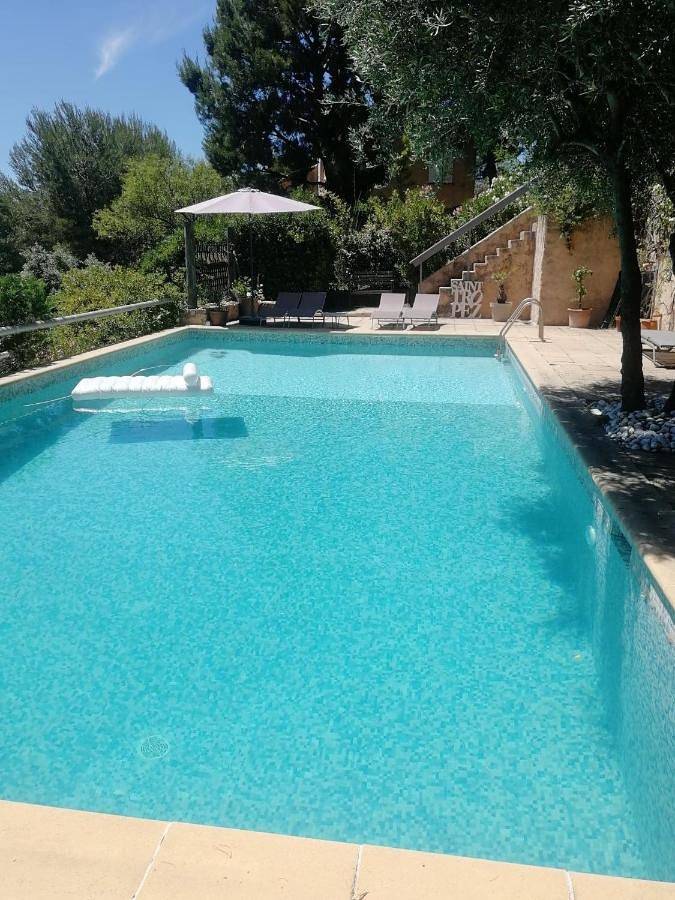 Ferienwohnung für 2 Personen, mit Terrasse und Garten sowie Pool und Ausblick