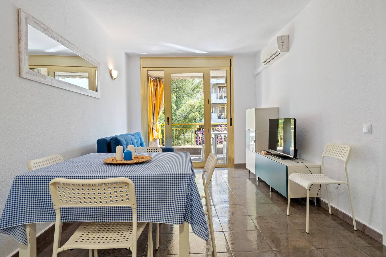 Ganze Wohnung, Apartment 'Ct2' mit Gemeinschaftspool, Wlan und Klimaanlage in Cala dels Capellans (Salou), Salou