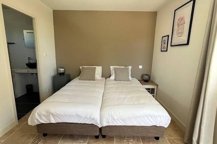 Location de vacances pour 8 personnes, avec piscine et jardin, animaux acceptés à Vasles - 3