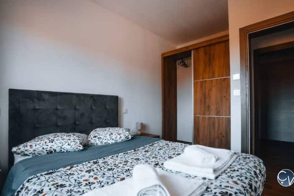 Modern villa with Jacuzzi near Avignon in Le Thor, Vaucluse