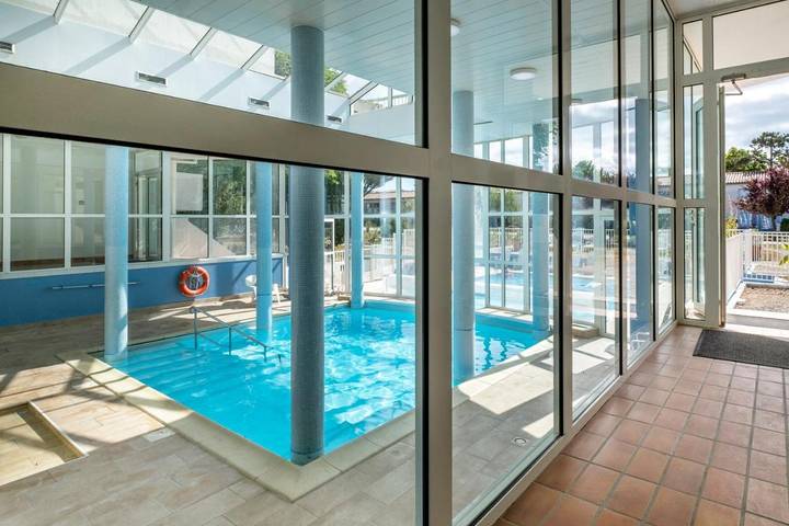 Parc de vacances pour 2 personnes, avec sauna ainsi que jardin et piscine, adapté aux familles à Saint-Martin-de-Ré - 3