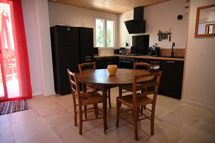 Gîte pour 4 personnes, avec Terrasse et Vue à Châteauroux-les-Alpes