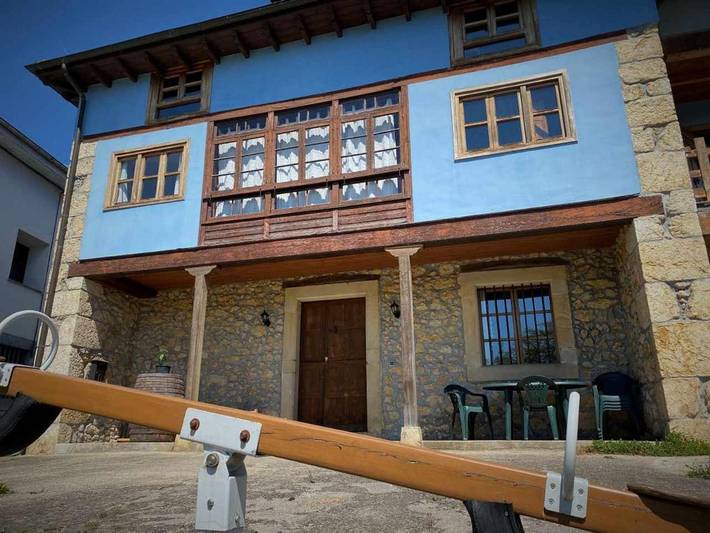 Casa rural para 5 personas, con jardín además de terraza y vistas, Se admiten mascotas en Parres - 3