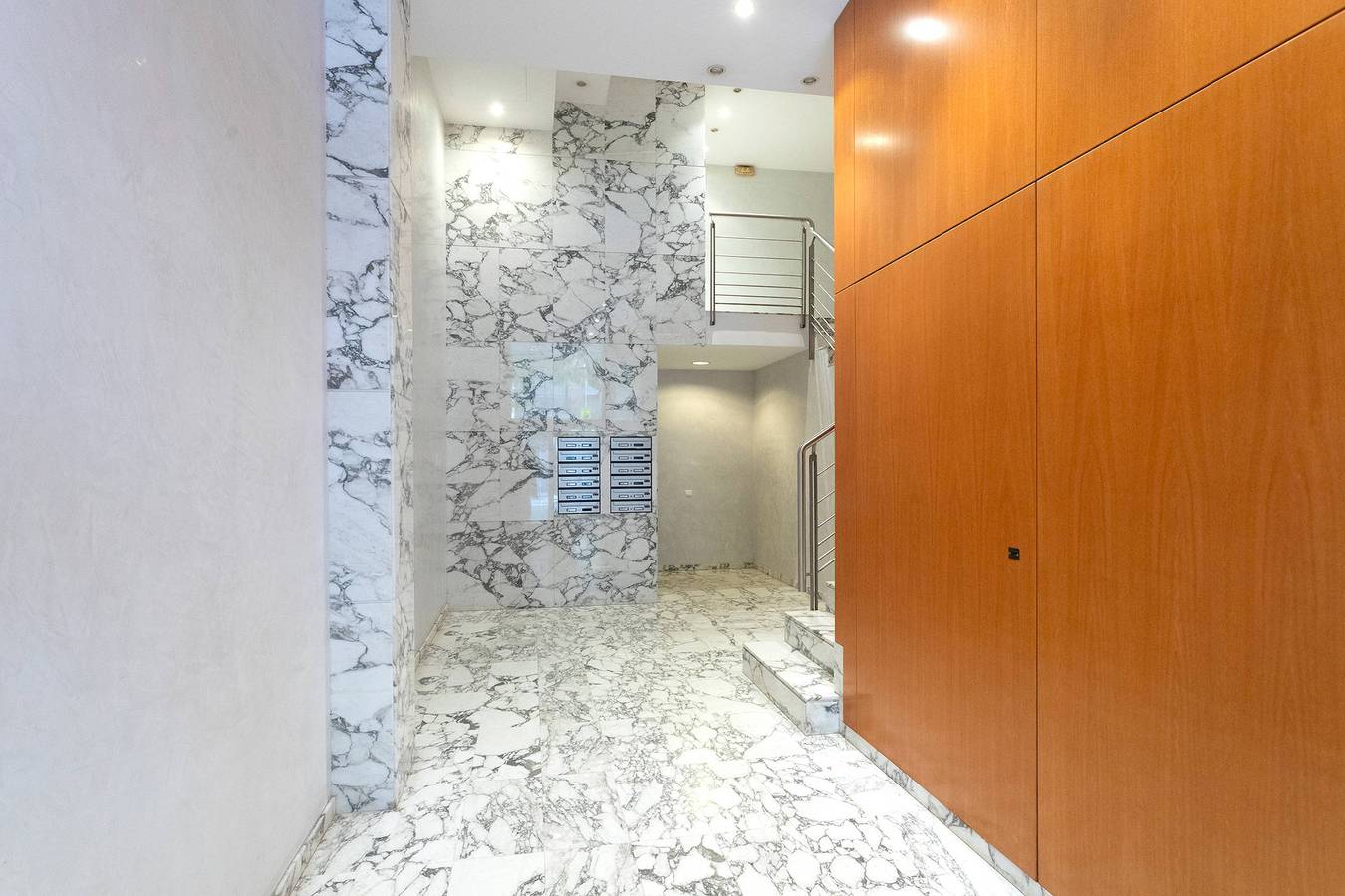 Entire apartment, 11Jog1036 - Huge & bright flat near Train Station in Barcelona Centre, Barcelona
