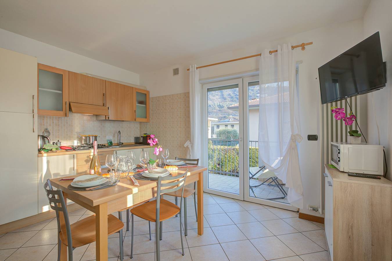 Apartamento entero, Apartamento de vacaciones para 6 personas con balcón in Torbole, Nago-Torbole