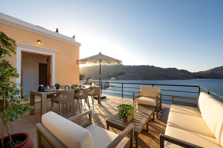 Location de vacances pour 8 personnes, avec vue sur l’océan et balcon dans Symi - 2